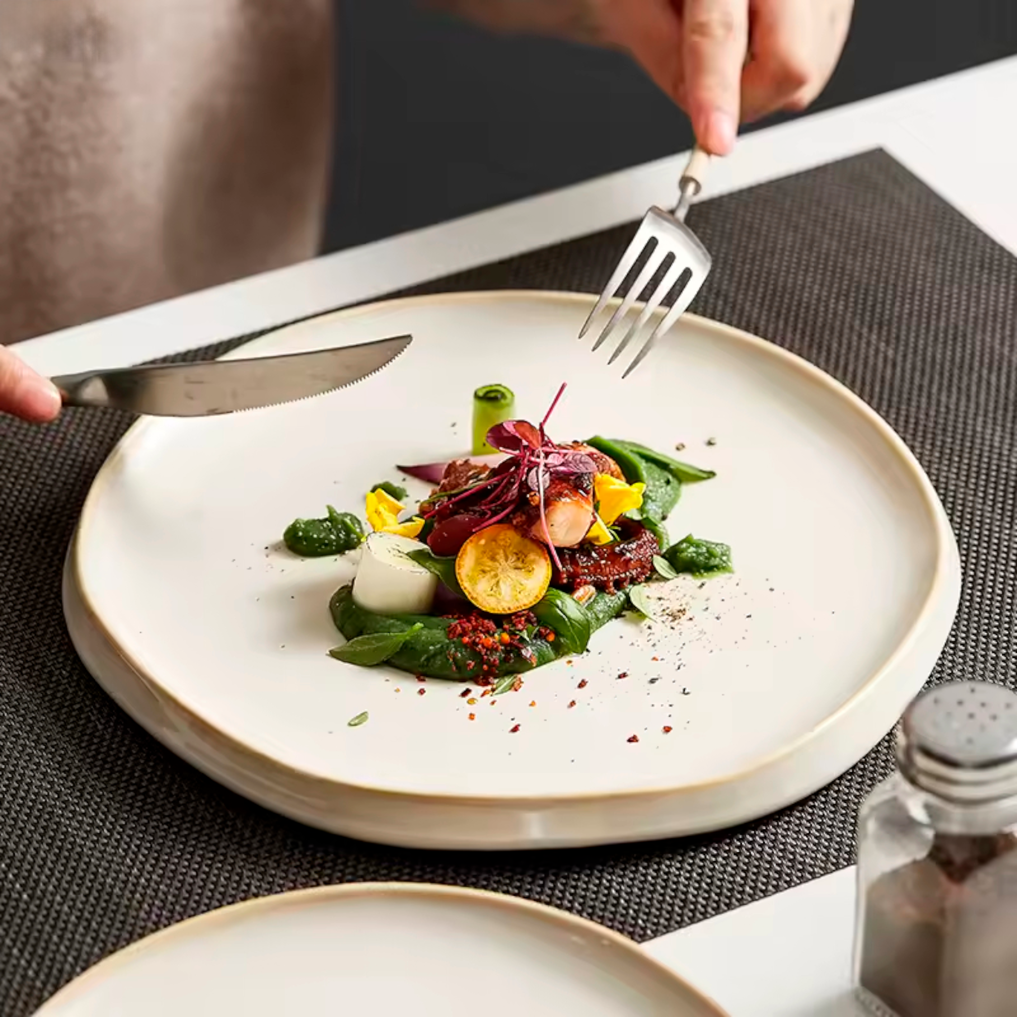 Artisan Frost: Premium Cream-Glazed Minimalist Plate Set | Organic Tapered Edge Stoneware