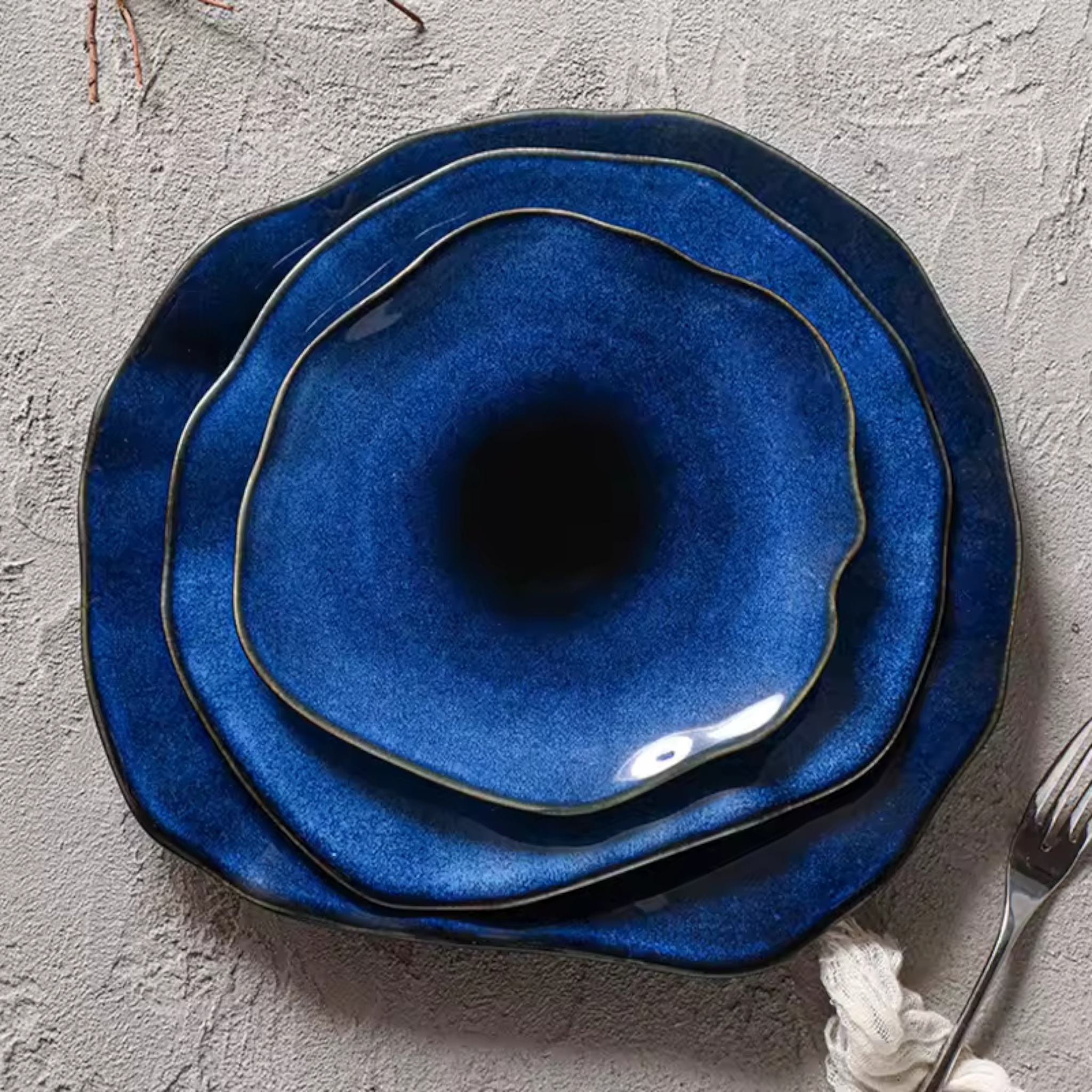 Artisan Blue: Handcrafted Reactive Glaze Ceramic Plates (Set of 4)