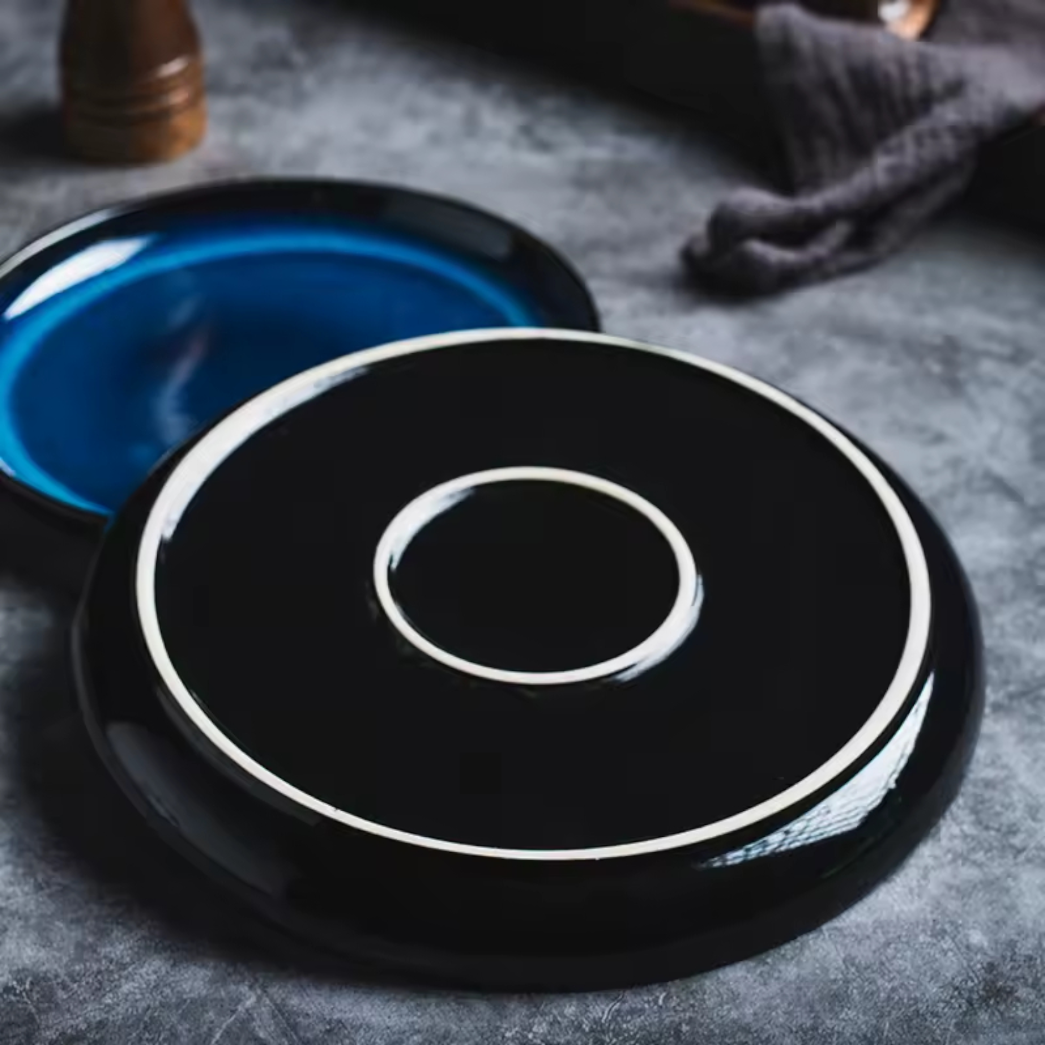 Artisan Deep Ocean: Premium Round Ceramic Plate Collection (5 Sizes)
